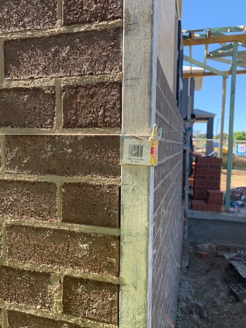 Dori Block — BT Engineering bricklayer's dual string line block for 50.8mm profiles